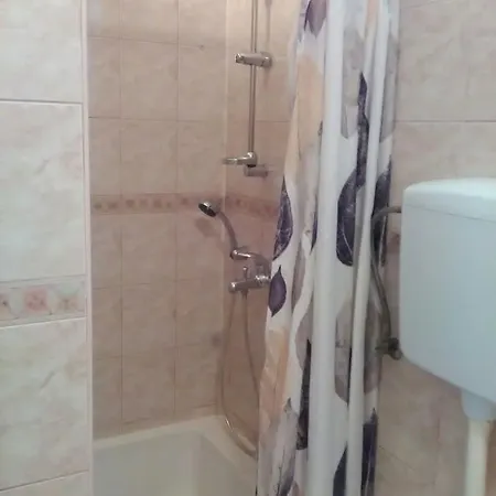 Kastel Novi 16018b Apartment *